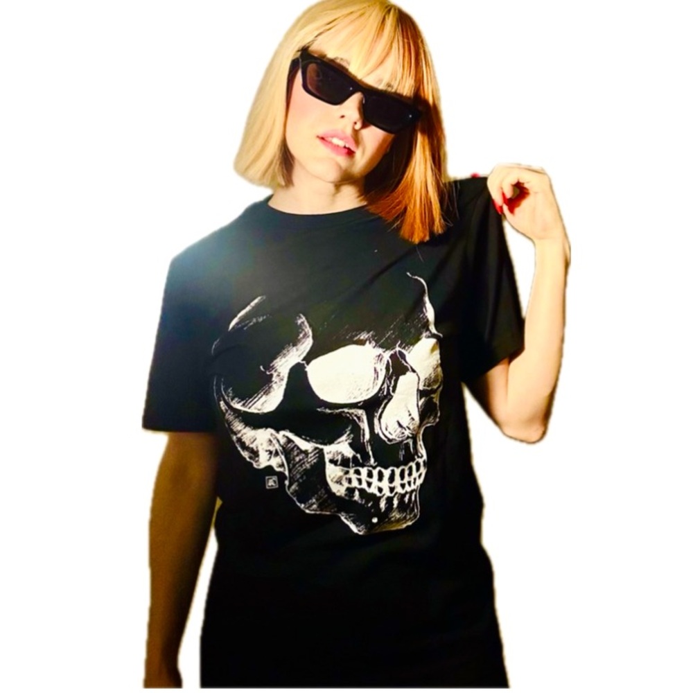 Black Skull T-Shirt - Original Artwork - 2024 - Small 🎃👻💀 - Picture 3 of 5